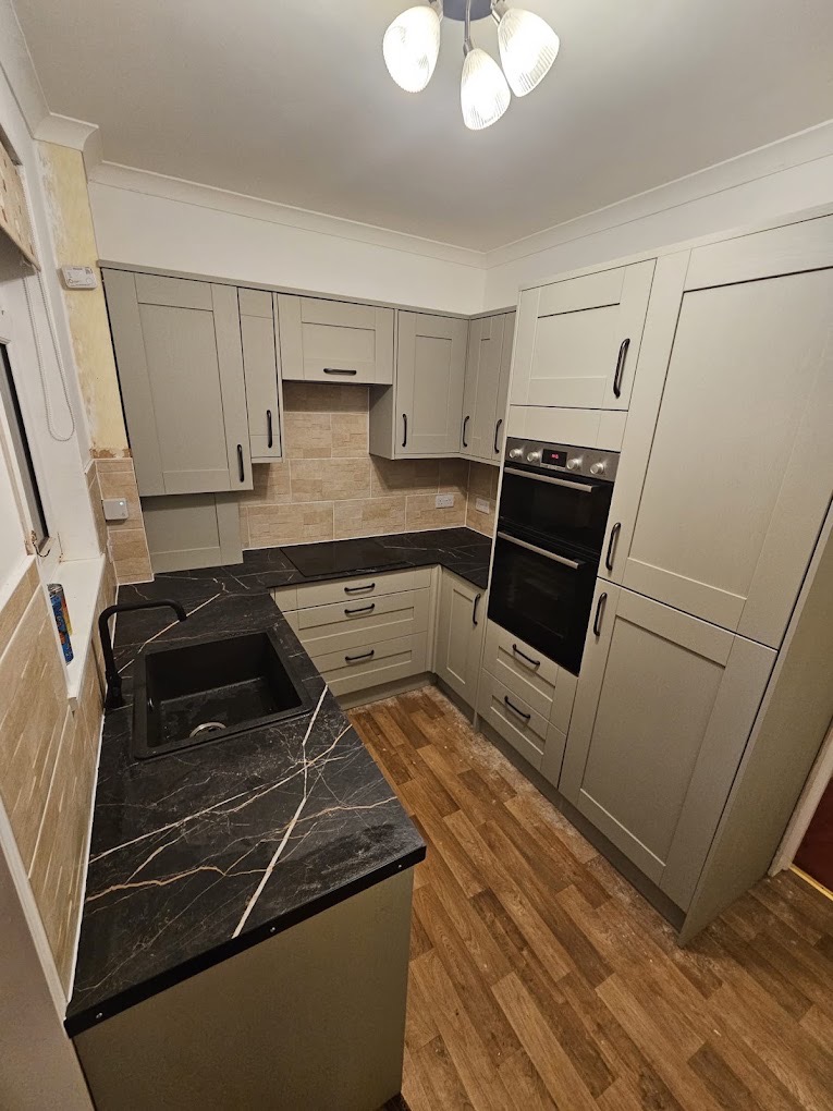 Shaker kitchen with granite worktops